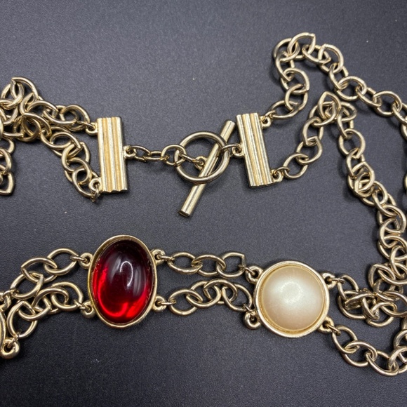 Faux Pearl & Red Cabachon Toggle Clasp Gold Chain Double Strand Necklace - Picture 4 of 6